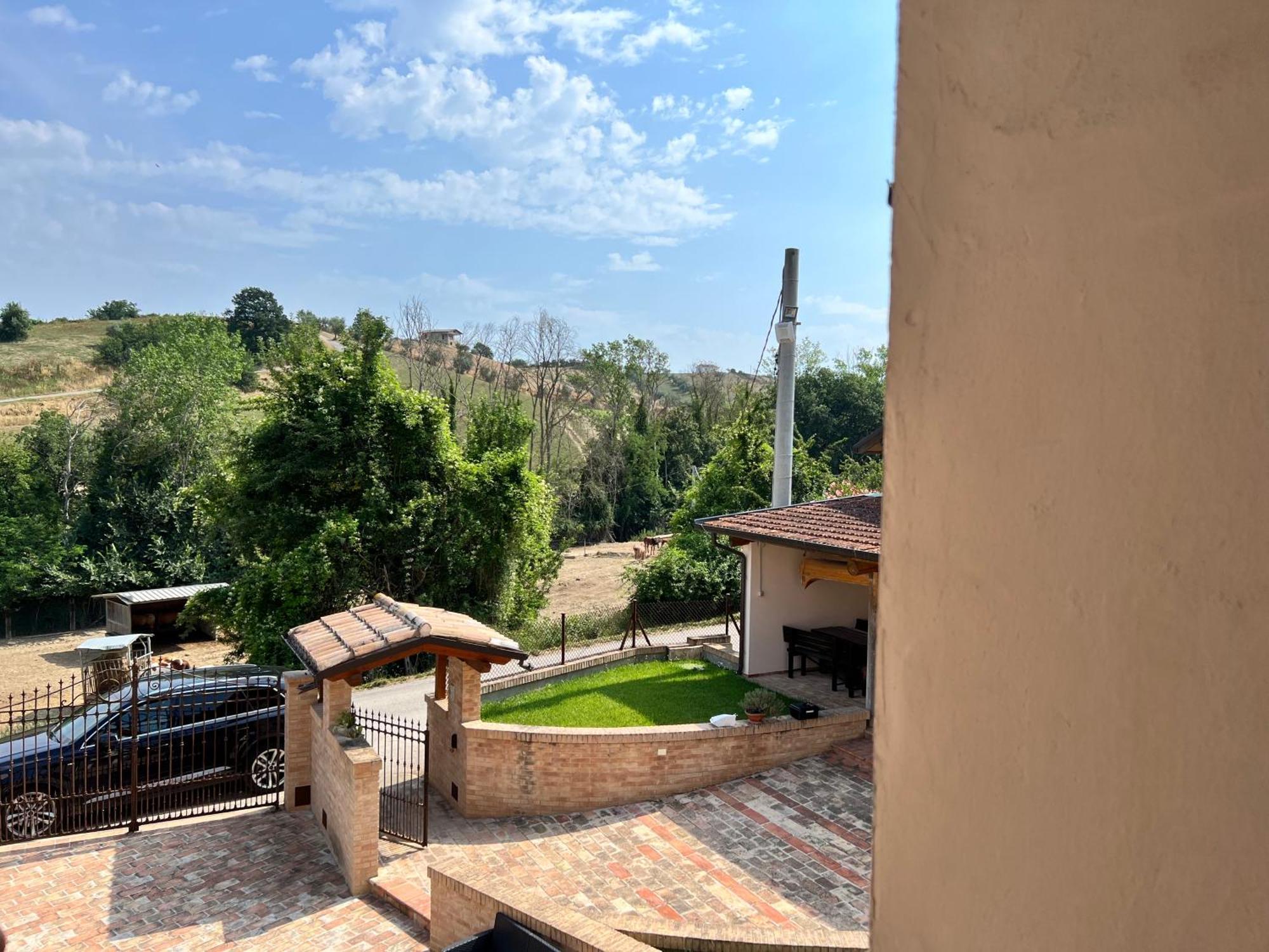 Country House Western Club Sant'Omero 外观 照片